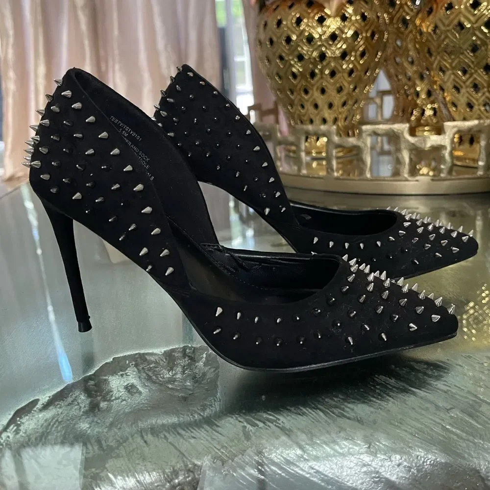 New Daisie-S Black Suede Studded Pumps Size 5.5